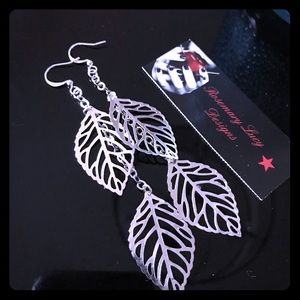 5/$30 🇨🇦 silver leaf duster earrings RLDesigns 🇨🇦